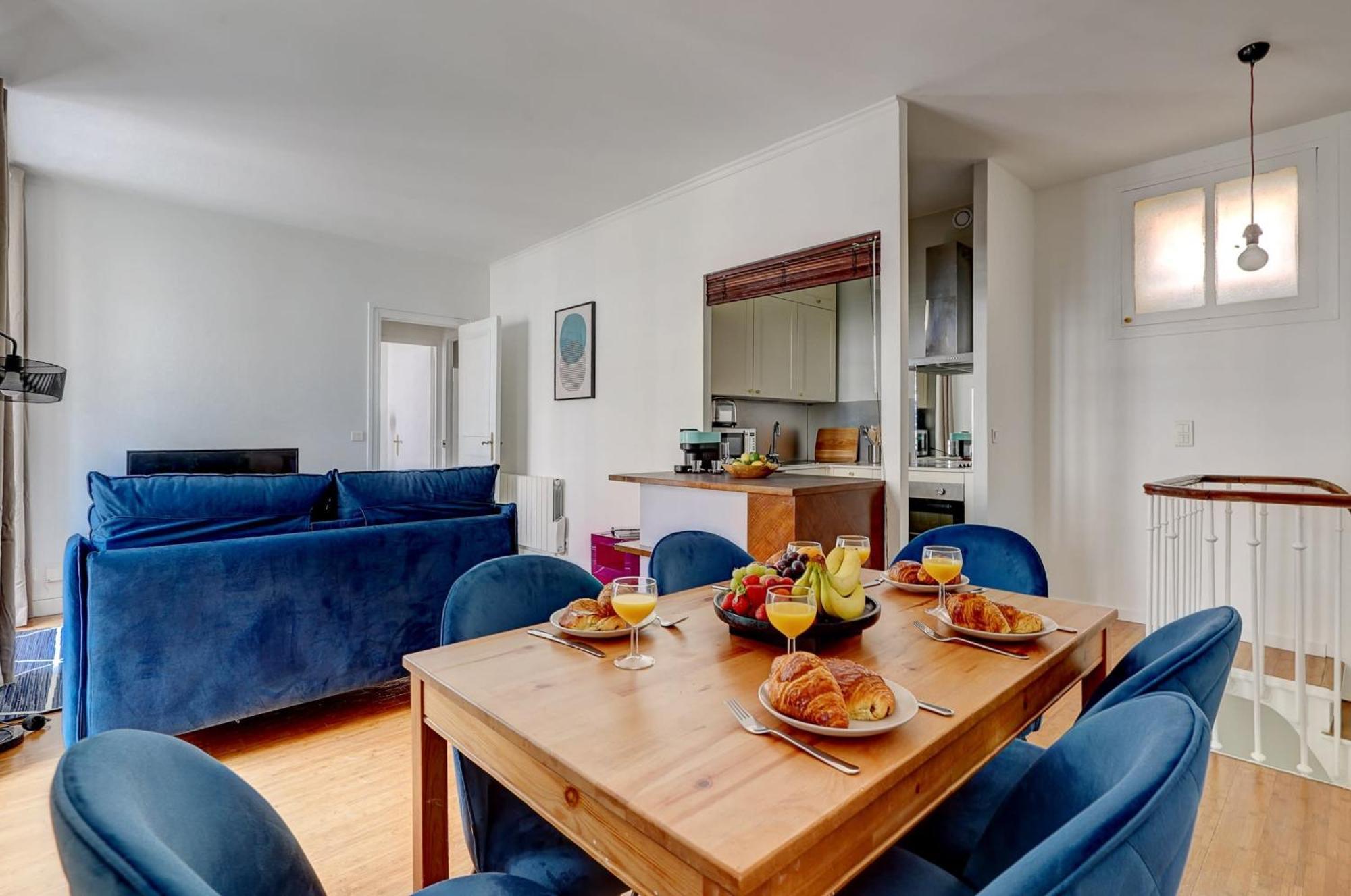 Appartement Champs-elysees - 2br With Balcony - Cityapartmentstay Parijs