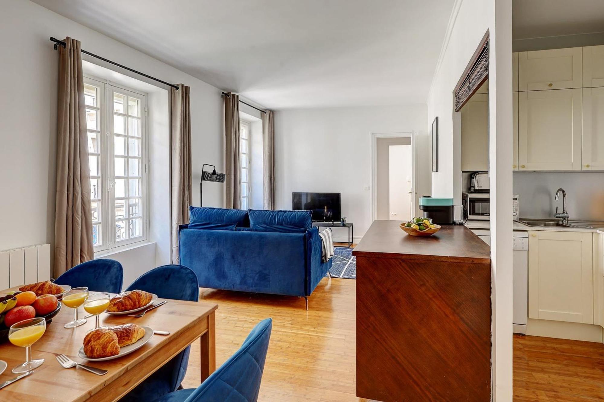 Champs-elysees - 2br With Balcony - Cityapartmentstay Appartement Parijs